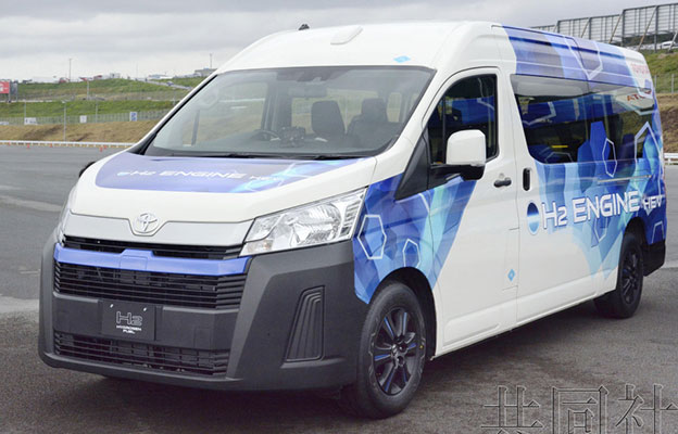 豐田展示氫電混動車版HIACE