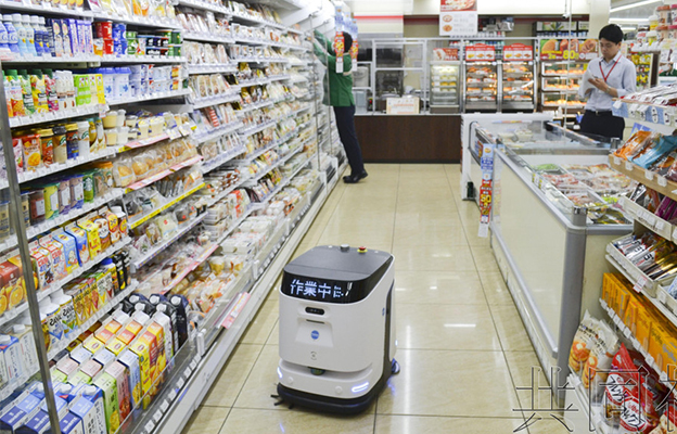 7-Eleven便利店嘗試引入機器人等設備節省人力