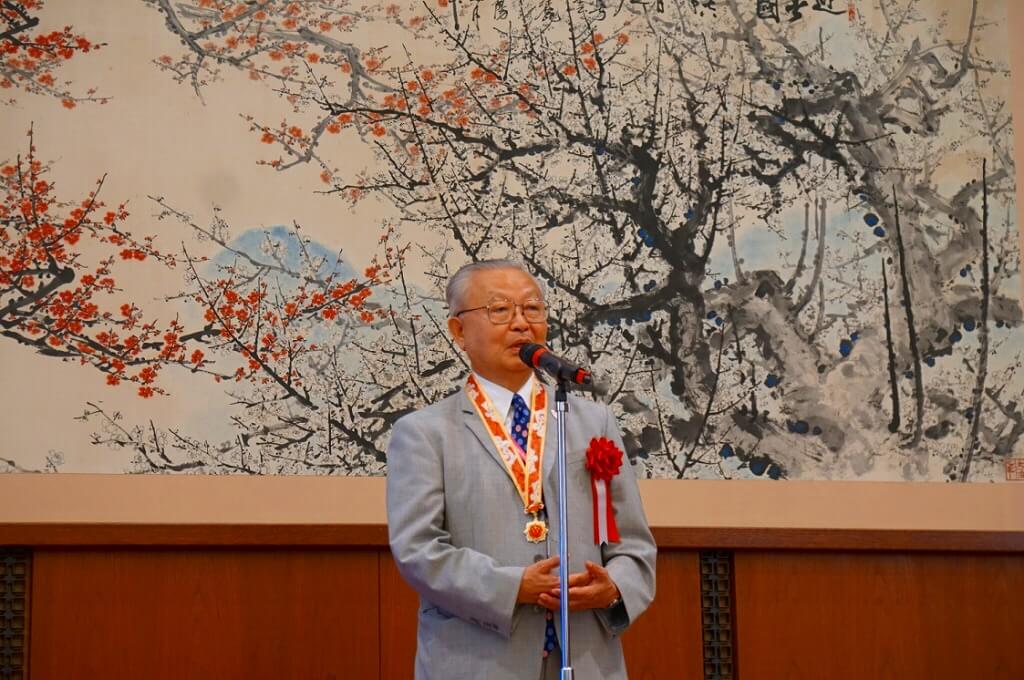 有馬朗人和衝村憲樹獲中國建國70週年紀念章，中國駐日使館舉行日本青年訪華團報告會及送行會