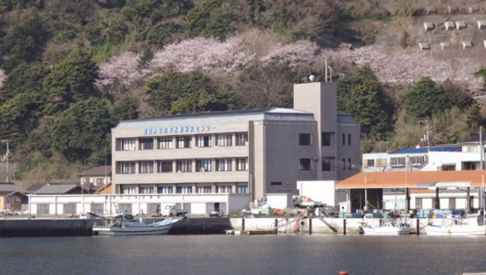 將舊鄉公所和廢校址作為地區產業研究基地