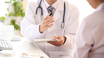 經合組織發佈2025健康概覽報告：日本人均醫生數量偏少，醫療體系與服務獲好評