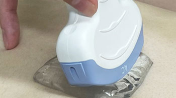 近畿大學開發出超音波檢查用固態凝膠墊，與液體凝膠同效但不黏膩