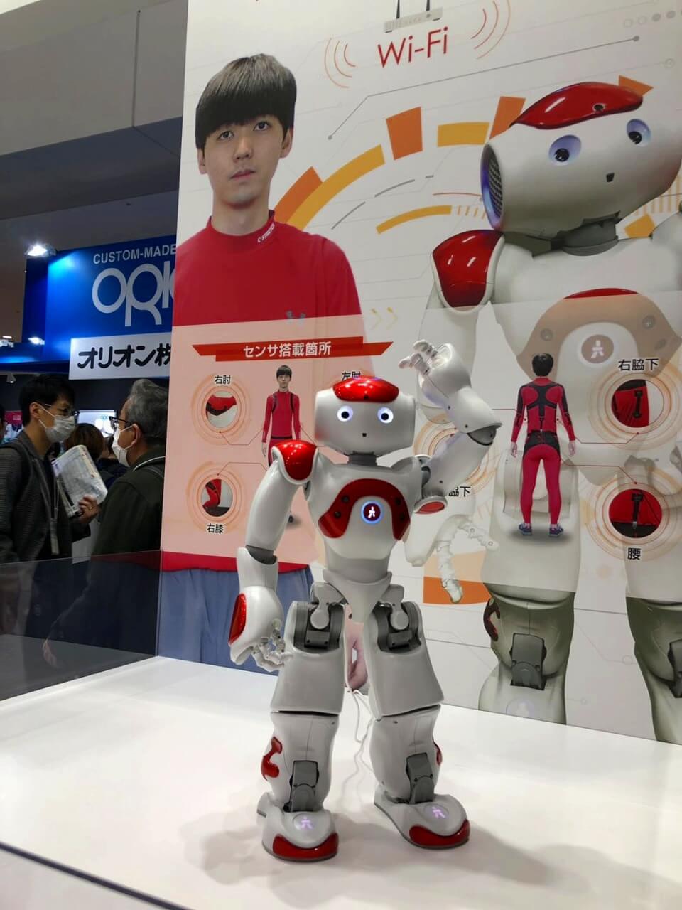 新型機器人解決方案引領東京RoboDEX展 基於無線傳送技術的人機協作操控機器人