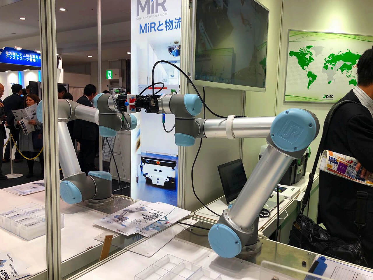 新型機器人解決方案引領東京RoboDEX展 多機械臂統合作業