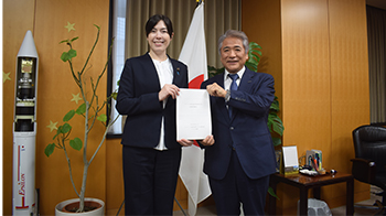 日本內閣府會議建言強化材料研發——依託AI將研發速度提升10倍，每年培育3萬名專業人才